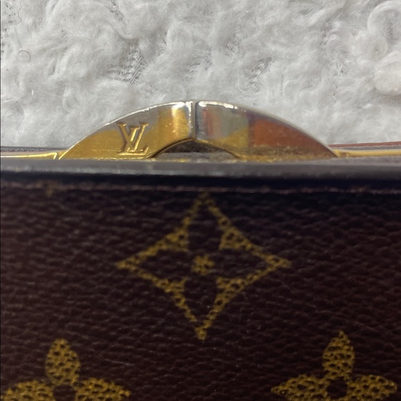 Louis Vuitton LV Monogram Vintage French Kisslock Wallet - Picture 4 of 17